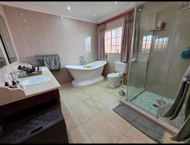 4 BEDROOM HOUSE FOR SALE IN SUNWARD PARK